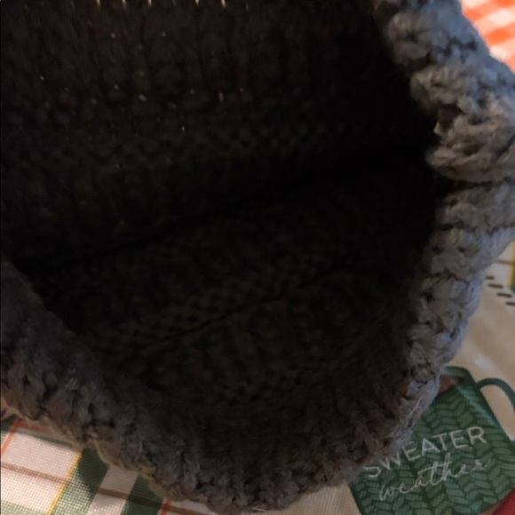 Women’s Grey knit beanie - Picture 3 of 3